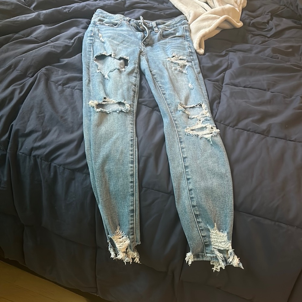 These are American Eagle size 4 short.